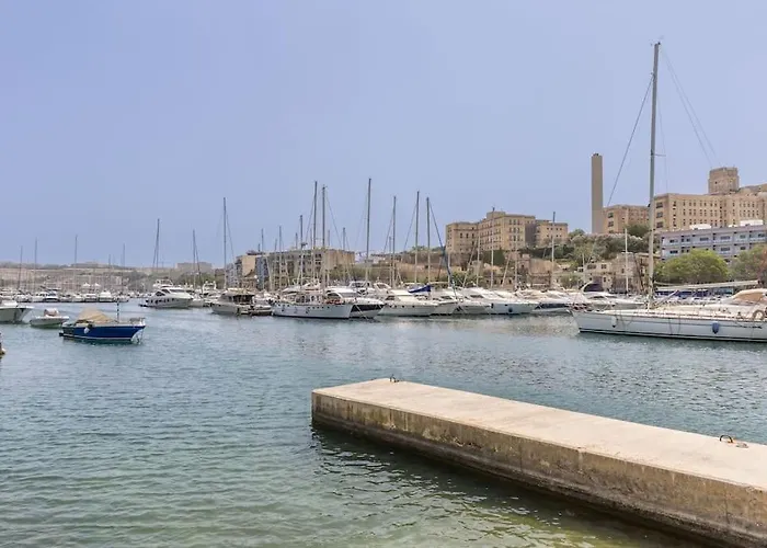 Seafront In Ta'xbiex * Msida