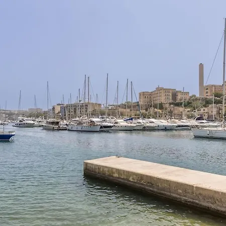 Seafront In Ta'xbiex * Msida